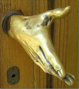Puertas increíbles ¡En serio no lo podrás creer! 7 a.baa-Cool-door-handle-hand