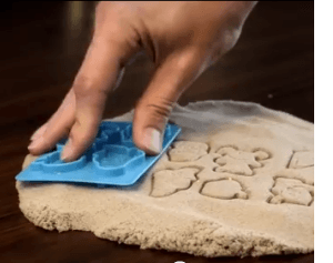 Kinetic Sand: Lo que puedes hacer con esta arena te sorprenderá 2 kinetic_sand_action