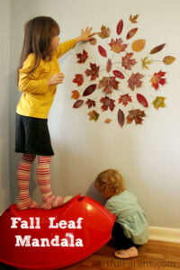 Decoraciones originales para casas ¡Haz la tuya! 3 Fall-Leaf-Decorations-Make-a-Leaf-Mandala-for-the-Wall