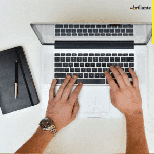 El Copywriting: el arte de escribir para vender 1 Hombre tecleando